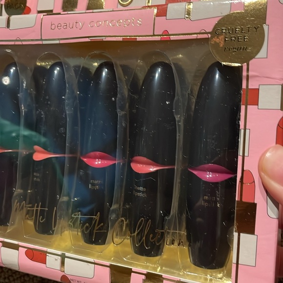 Beauty Concepts matte lipstick collection NWT - Picture 3 of 5